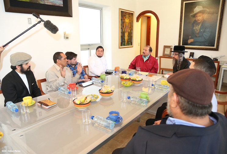 Presidete Daniel se re&uacute;ne con rabino Yechiel Zayde